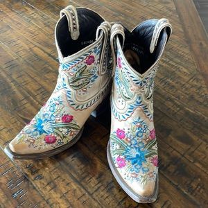 Genuine lane chloe booties